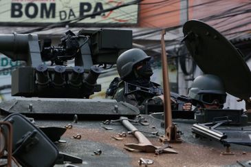 Rio de Janeiro - Militares fazem operação na favela da Rocinha após guerra entre quadrilhas rivais de traficantes pelo controle da área 