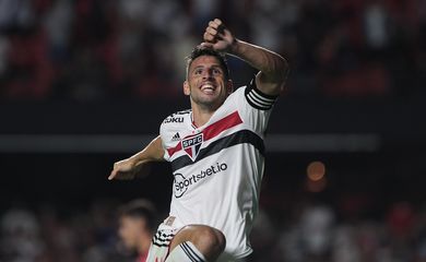 são paulo, athletico-pr, brasileiro