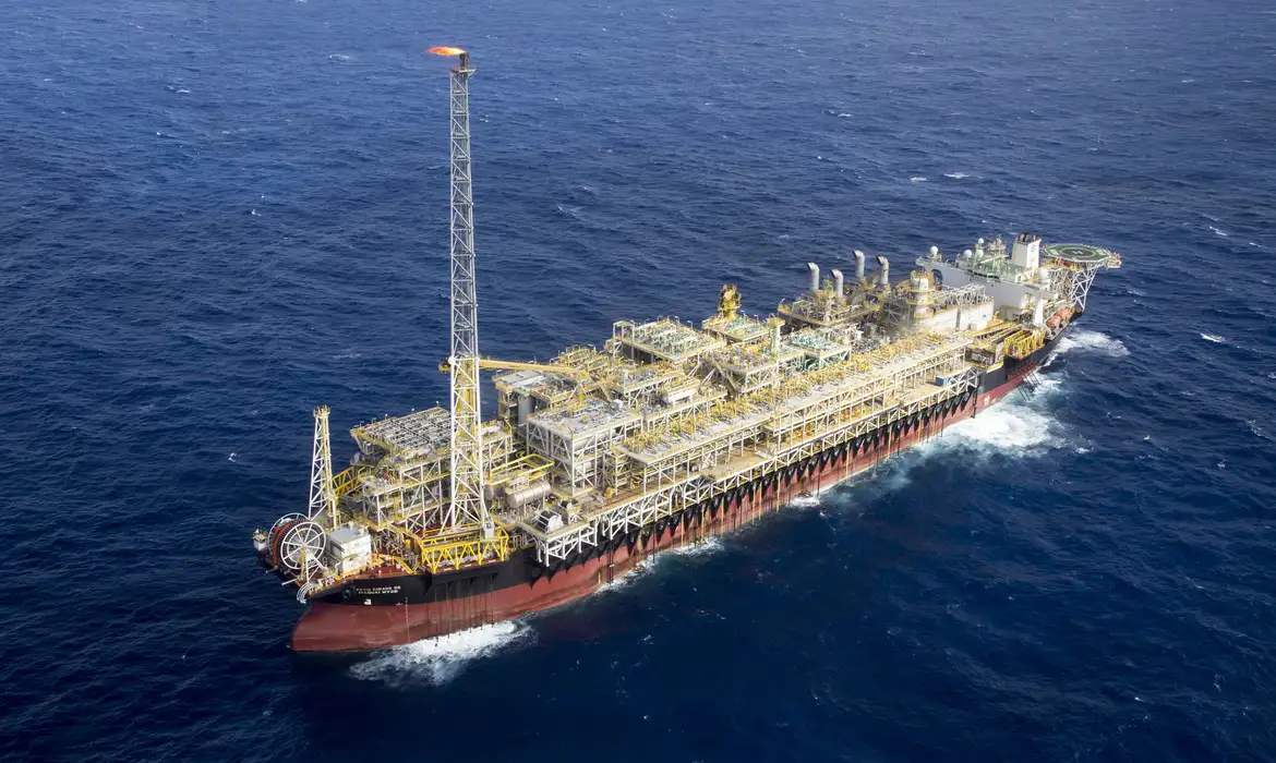 Plataforma FPSO Cidade de Itaguaí é um navio petroleiro adaptado - Foto André Motta/Petrobras