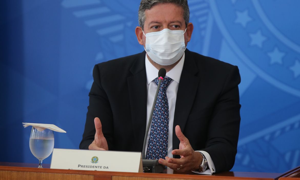 O presidente da Câmara dos Deputados, Arthur Lira, durante coletiva, após reunião do Comitê de Coordenação Nacional de Enfrentamento da Pandemia de Covid-19