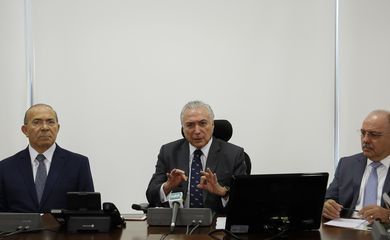 Brasília - O presidente Michel Temer e os ministros Eliseu Padilha, chefe da Casa Civil da Presidência da República, e Sérgio Etchegoyen, do Gabinete de Segurança Institucional da Presidência da República, durante reunião sobre Segurança