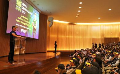 Cimar Azeredo, diretor de Pesquisas do IBGE, durante lançamento oficial do Censo Demográfico 2022, no Museu do Amanhã, zona portuária do Rio.