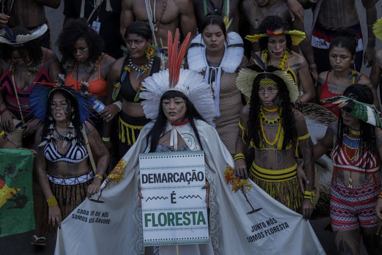 Brasília (DF), 10/04/2025 - Indígenas de várias etnias participam da marcha do acampamento terra livre (ATL).
Foto: Joédson Alves/Agência Brasil