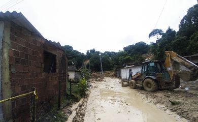 Bairro de Jardim Monteverde, região limítrofe entre Recife e Jaboatão dos Guararapes, atingido pelas fortes chuvas na Região Metropolitana do Recife