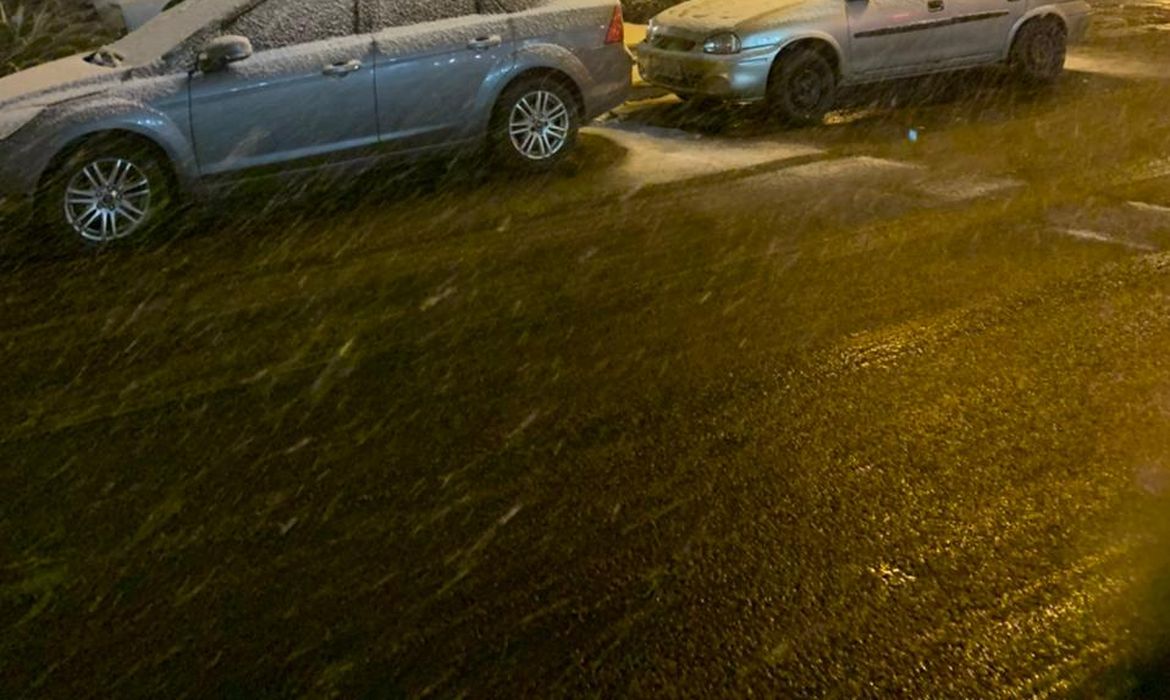 Gramado Registra neve nesta quarta-feira (28).