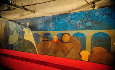 O mural gigante Última Ceia, pintado em 1967 por Ziraldo, que estava encoberto na antiga casa de show Canecão, será restaurado pela UFRJ e aberto à visitação pública a partir de abril (Fernando Frazão/Agência Brasil)