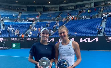 Bia Haddad e Anna Danilina - vice-campeãs de duplas - Aberto da Austrália - tênis