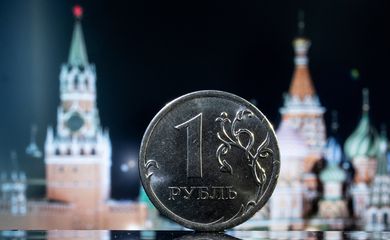 Moeda de rublo
24/06/2022. Reuters/Maxim Shemetov/Proibida Reprodução