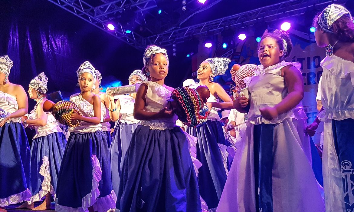 Recife - Ancestrais do povo negro são reverenciados na Noite dos Tambores Silenciosos no Pátio do Terço, no bairro de São José (Sumaia Villela/Agência Brasil)