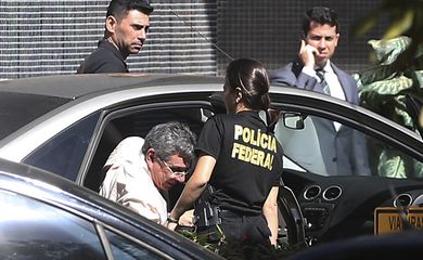 Brasília - Após ser preso na Operação Panatenaico, ex-vice-governador do DF Tadeu Filippelli  chega à superintendência da Polícia Federal (José Cruz/Agência Brasil)