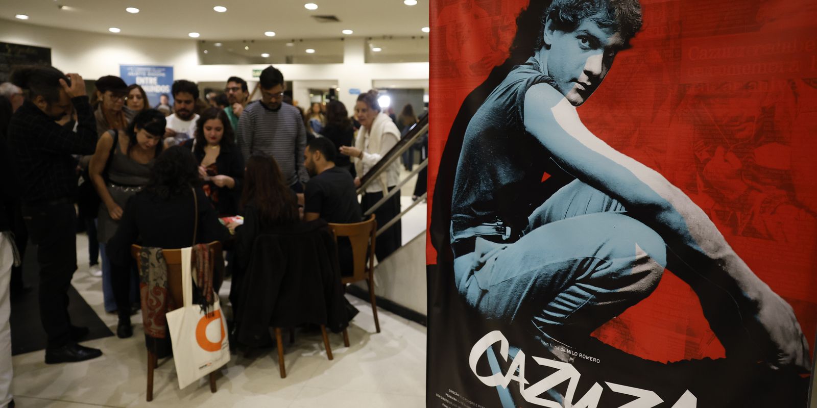 Documentário com imagens inéditas de Cazuza chega aos cinemas