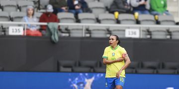 Marta anuncia que vai se aposentar da Seleção Feminina