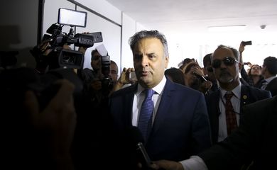Brasília - Senador Aécio Neves retoma as atividades parlamentares no Senado (Marcelo Camargo/Agência Brasil)
