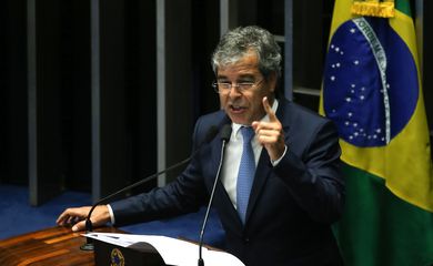 Brasília - Votação do processo de impeachment de Dilma Rousseff no plenário do Senado. Na foto, senador Jorge Viana  (Fabio Rodrigues Pozzebom/Agência Brasil)