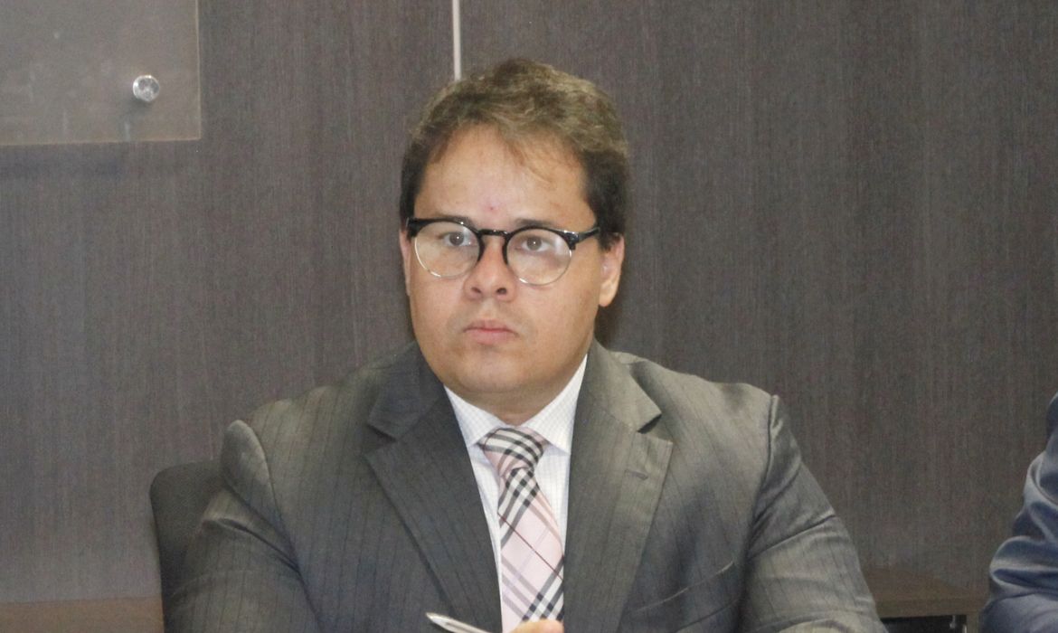 Promotor Carlos Vinícius Alves Ribeiro