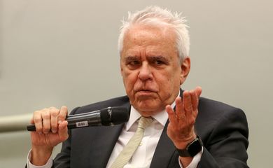 O presidente da Petrobras, Roberto Castello Branco, participa de  audiência pública na Comissão de Fiscalização Financeira e Controle da Câmara dos Deputados