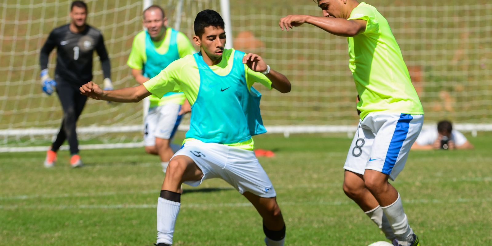 Jogadores de futebol competitivos têm visão superior - Instituto de  Moléstias Oculares