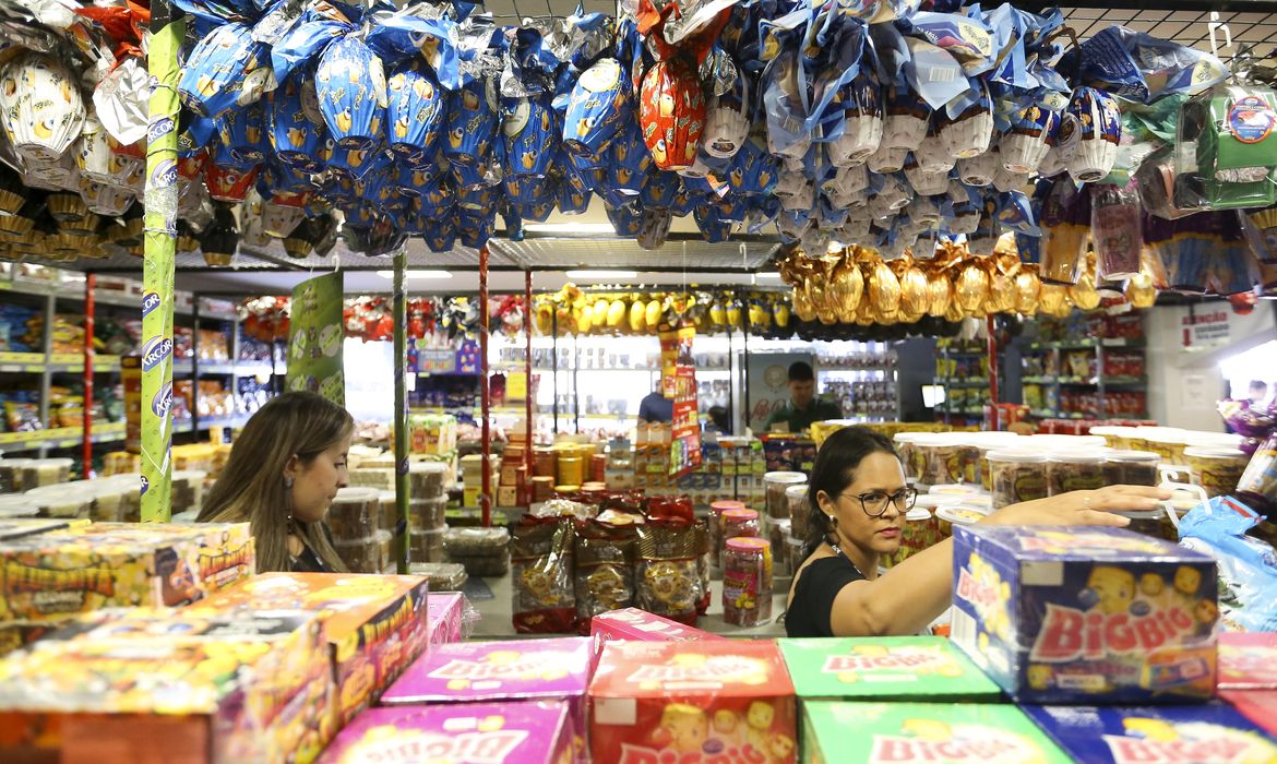 Brasília - Às vésperas da Páscoa, lojas em Brasília vendem ovos de páscoa (Marcelo Camargo/Agência Brasil)