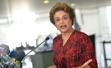 Brasília - Entrevista da presidenta Dilma Rousseff sobre nomeação do ex-presidente Luiz Inácio Lula da Silva para a Casa Civil  (Wilson Dias/Agência Brasil)