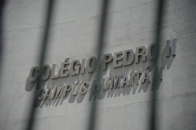 Rio de Janeiro - Estudantes ocupam colégio Pedro II (Humaitá) desde ontem (31), em protesto contra a PEC do Teto de Gastos Públicos  (Tânia Rêgo/Agência Brasil)