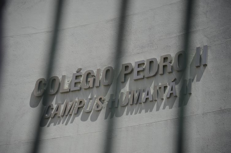 Tânia Rêgo/Agência Brasil Rio de Janeiro - Estudantes ocupam colégio Pedro II (Humaitá) desde ontem (31), em protesto contra a PEC do Teto de Gastos Públicos (Tânia Rêgo/Agência Brasil)