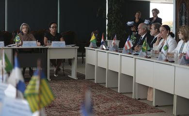 Brasília - A presidente do STF, Cármen Lúcia, se reúne com presidentes de 27 tribunais de Justiça do país, no supremo (José Cruz/Agência Brasil)