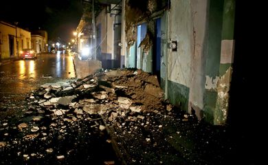 Prédios de Oaxaca danificados após o México ter sido fortemente sacudido por um terremoto de 8,4 pontos de magnitude na escala Richter