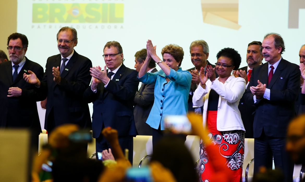 Brasília - Presidenta Dilma Rousseff abre 12ª Conferência Nacional de Direitos Humanos e encerra atos pelos direitos da criança, do adolescente, de idosos e outras minorias  (Valter Campanato/Agência Brasil)