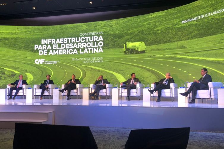 Panorama da Conferência sobre Infraestrutura para o Desenvolvimento da América Latina