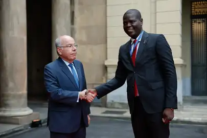 Rio de Janeiro (RJ), 28/04/2025 – O ministro de Relações Exteriores do Brasil, Mauro Vieira, e o ministro das Relações Internacionais e Cooperação da África do Sul, Ronald Lamola, na Reunião de Chanceleres da presidência brasileira do BRICS, no Palácio do Itamaraty. Foto: Fernando Frazão/Agência Brasil