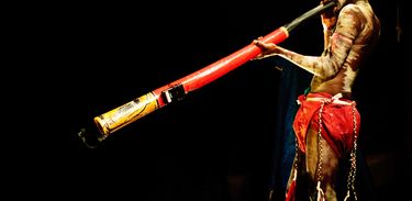 Didgeridoo é um instrumento de sopro dos aborígenes australianos -