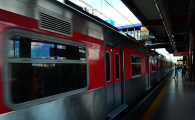 São Paulo - Integração entre o metrô Pinheiros e o trem da Linha Esmeralda (Rovena Rosa/Agência Brasil)
