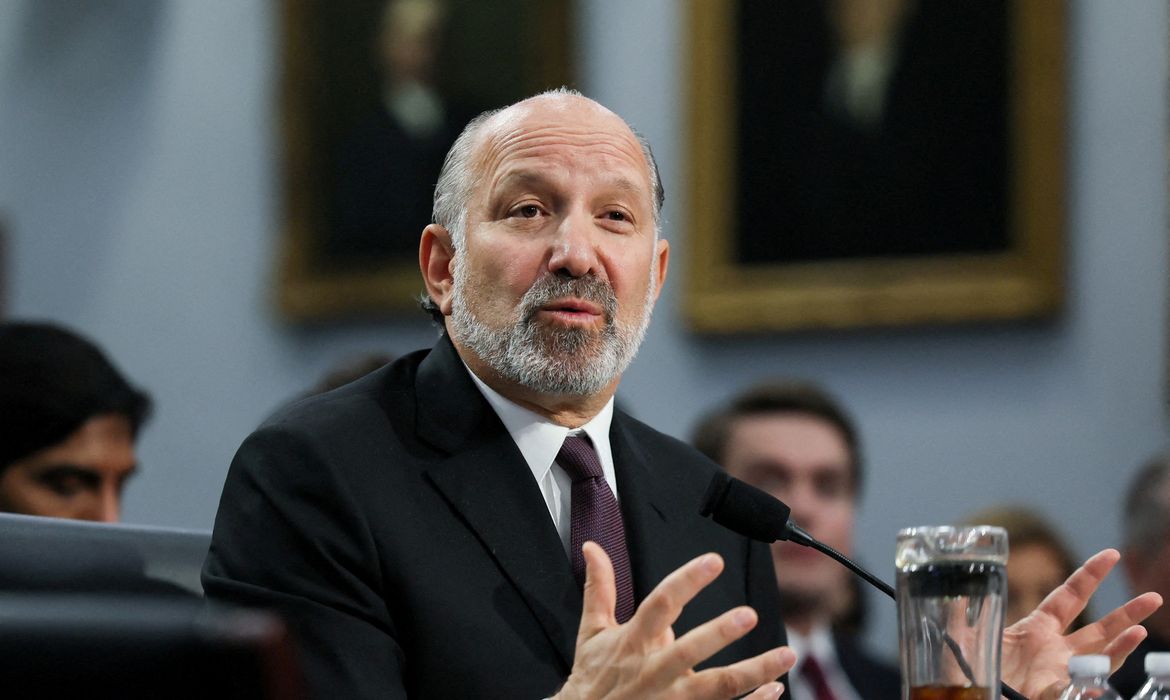 FILE PHOTO: U.S. Secretary of Commerce Howard Lutnick testifies before a House Appropriations Committee hearing on U.S. President Donald Trump's budget request for the Department of Commerce, on Capitol Hill in Washington, D.C., U.S., June 5, 2025. Reuters/Leah Millis/Arquivo/Proibida reprodução