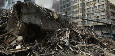 Escombros de prédio que desabou em São Paulo
