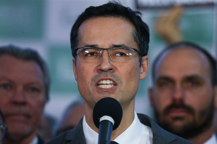 Maioria do TSE mantém suspensão da campanha de Deltan ao Senado