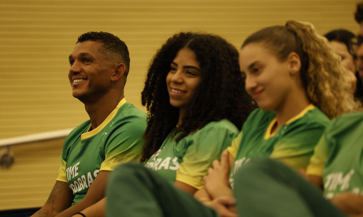 Rio de Janeiro (RJ) 13/06/2024 – O canoísta Isaquias Queiroz, atleta que irá competir nos Jogos Paris 2024, participa do Time Petrobras. Foto: Fernando Frazão/Agência Brasil