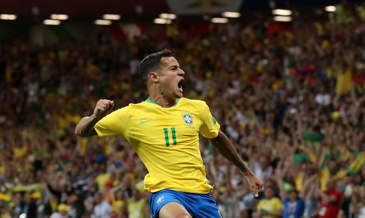 Philippe Coutinho marca o primeiro gol do Brasil contra a Suíça
