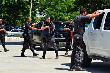 Policiais da UPP São João em treinamento 