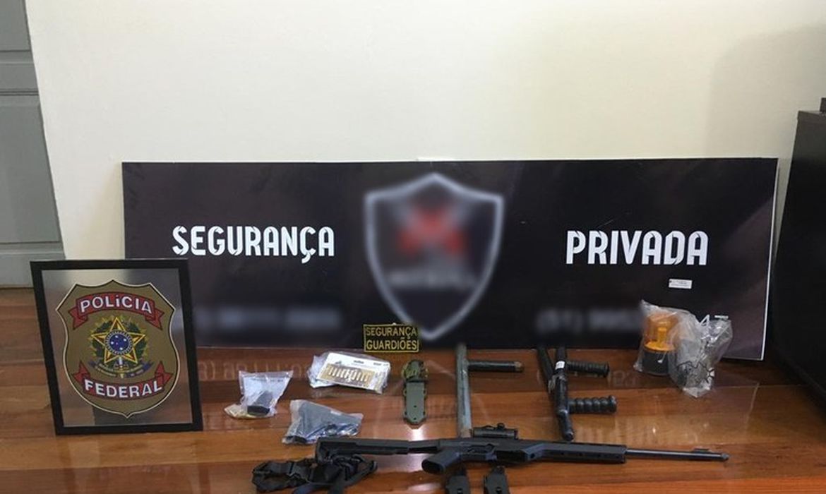 Polícia Federal desarticula empresa de segurança acusada de atuar como milícia privada no Rio Grande do Sul. 