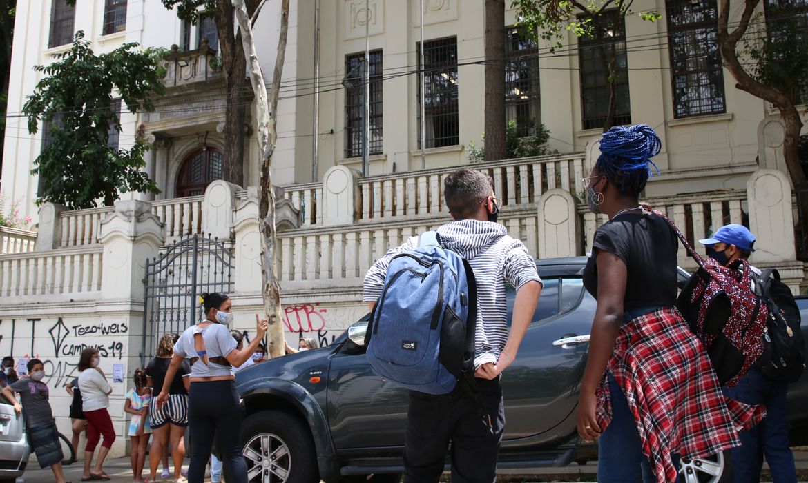 Início das aulas presenciais durante a pandemia de covid-19 na Escola Estadual Caetano de Campos, na Consolação.