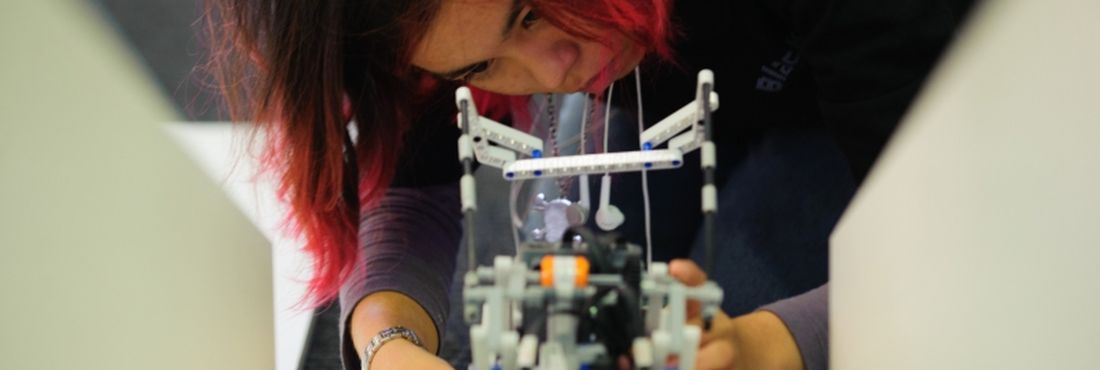 Equipes de escolas públicas e privadas do estado de São Paulo desenvolvem projetos de robótica Equipes de escolas públicas e privadas do estado de São Paulo desenvolvem projetos de robótica