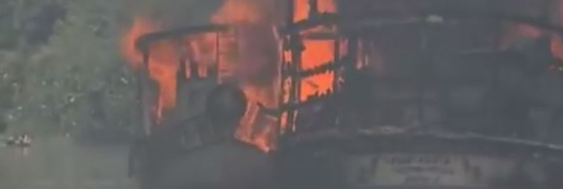 Explosão em barcos fere cinco no Amapá