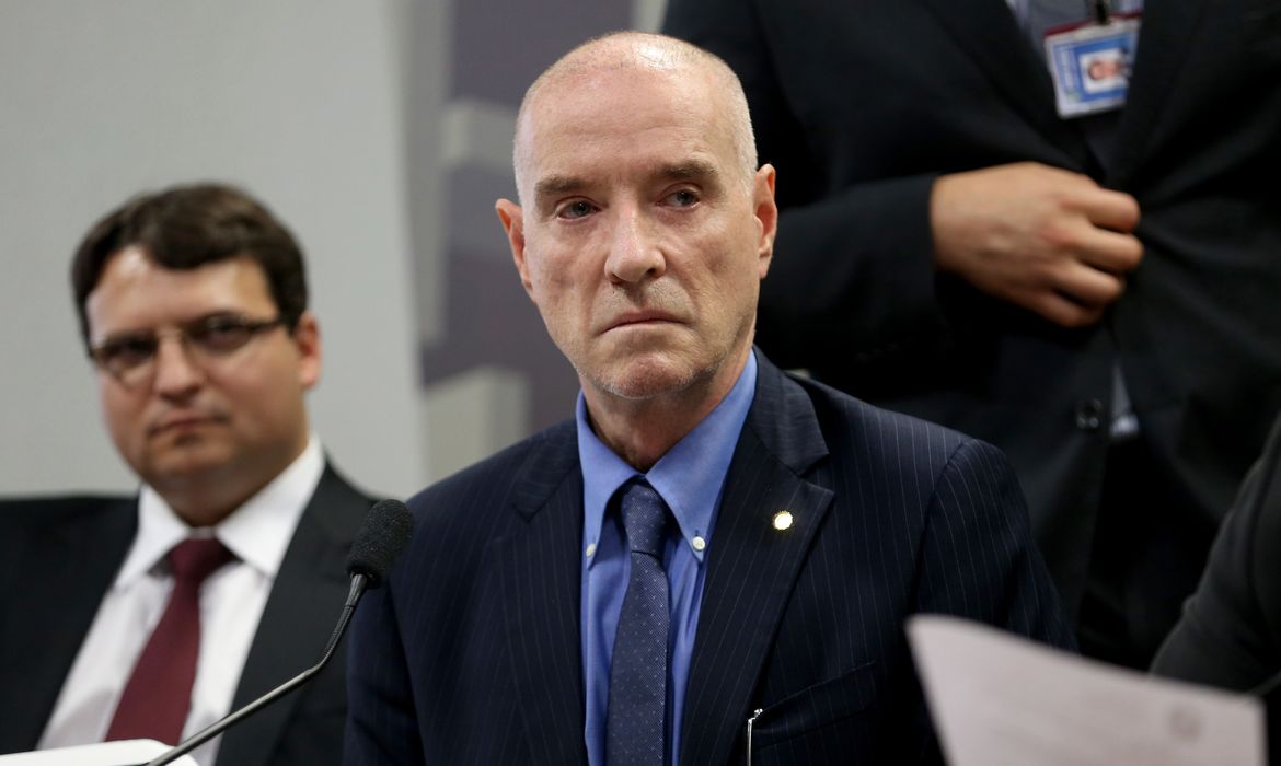 Brasília - O empresário Eike Batista fala na Comissão Parlamentar de Inquérito do Senado que apura irregularidades no BNDES (Wilson Dias/Agência Brasil)
