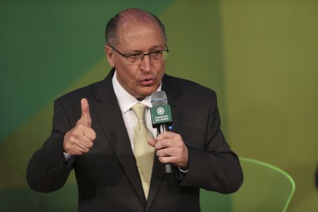 O candidato do PSDB à Presidência da República, Geraldo Alckmin, participa de debate sobre agricultura promovido pela Confederação da Agricultura e Pecuária do Brasil (CNA) e pelo Conselho do Agro.