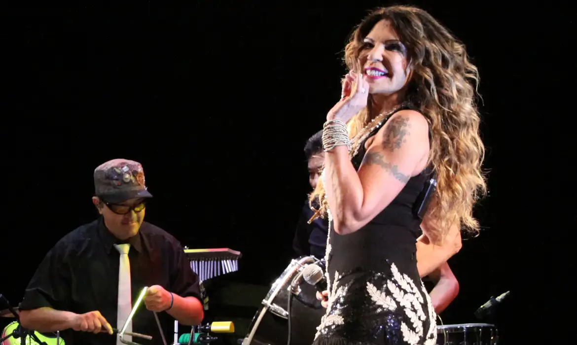 Brasília (DF) 05/06/2025 - TV Brasil e Rádio Nacional transmitem show de Elba Ramalho nos festejos de Caruaru na programação especial do Arraiá Brasil. Foto: TV Brasil