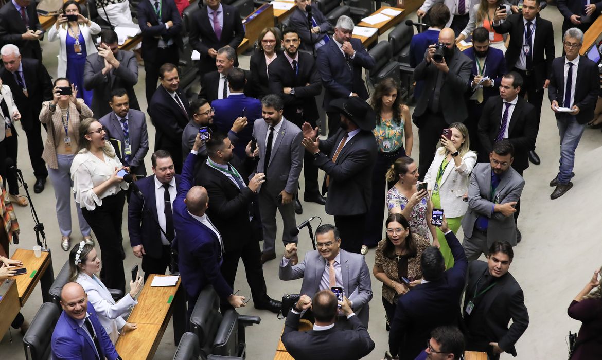 Brasília (DF) 19/12/2023 Sessão do Congresso Nacional que votou a Lei de Diretrizes Orçamentárias de 2024.  Foto Lula Marques/ Agência Brasil