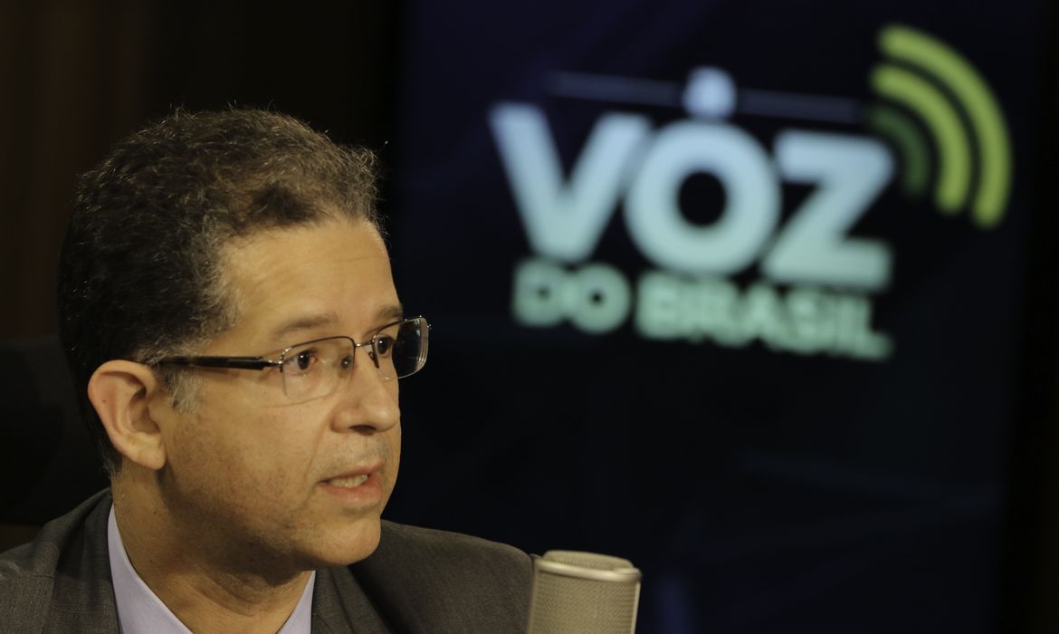 O Secretário de Energia Elétrica do Ministério de Minas e Energia  (MME), Christiano Vieira, participa do programa  A Voz do Brasil