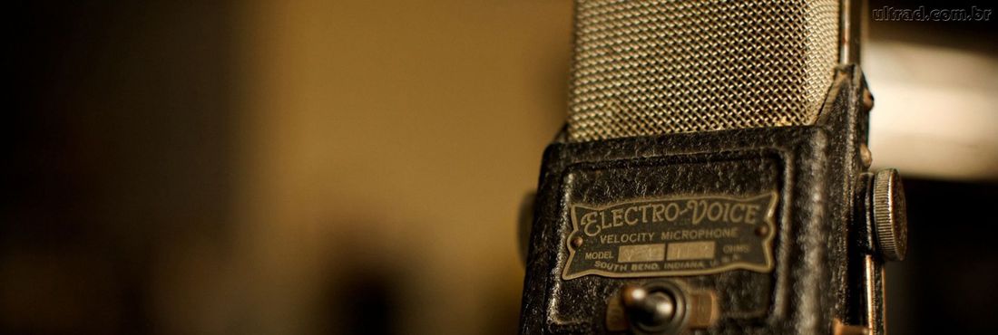 Há 92 anos, entrou no ar a primeira rádio comercial do mundo A rádio KDKA de Pittsburgh, cidade da Pensilvânia, nos Estados Unidos, iniciou suas transmissões em 1929.