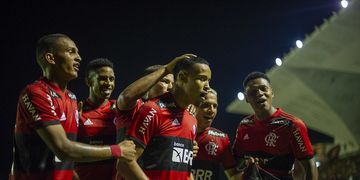 Flamengo vence a Portuguesa da Ilha e estreia no Carioca com o pé direito