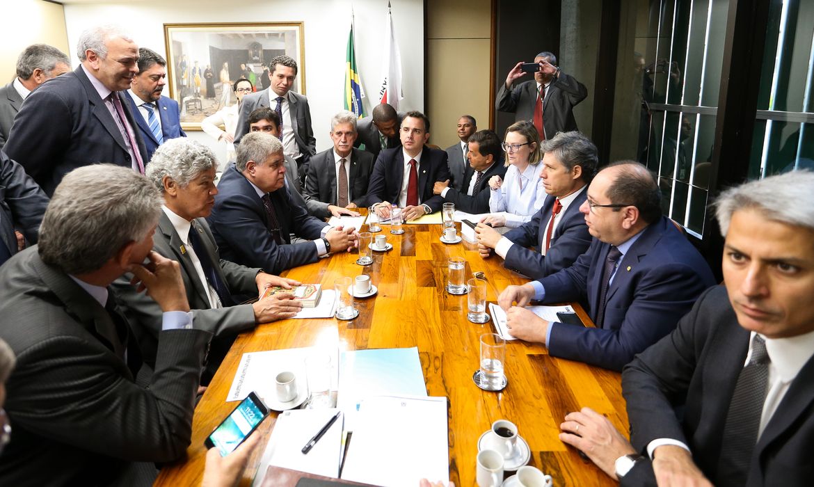 Brasília - Membros da CCJ da Câmara e líderes de bancadas  discutem tramitação da nova denúncia da PGR contra o presidente Michel Temer (Marcelo Camargo/Agência Brasil)